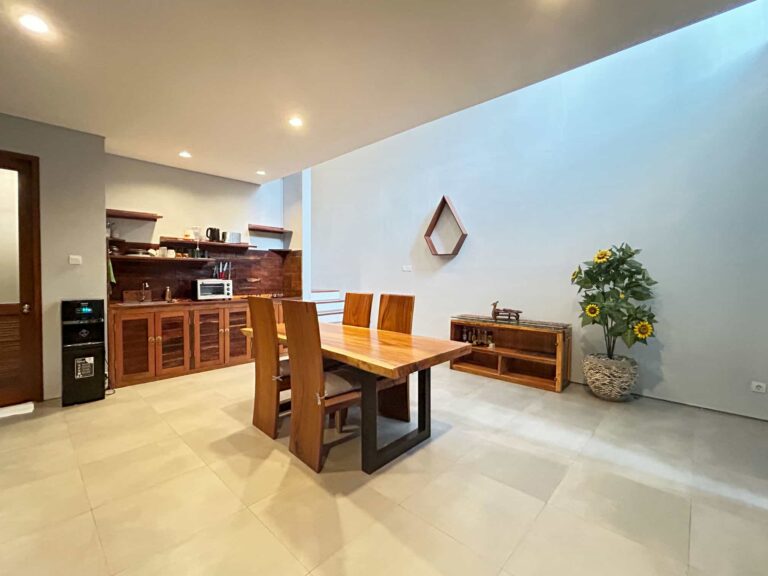 dining area - 1clover compressed