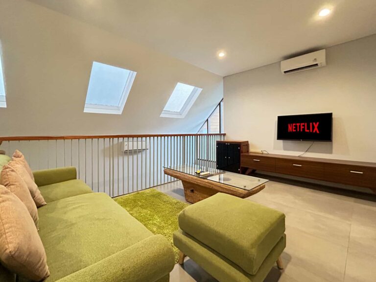 living area - 4clover compressed